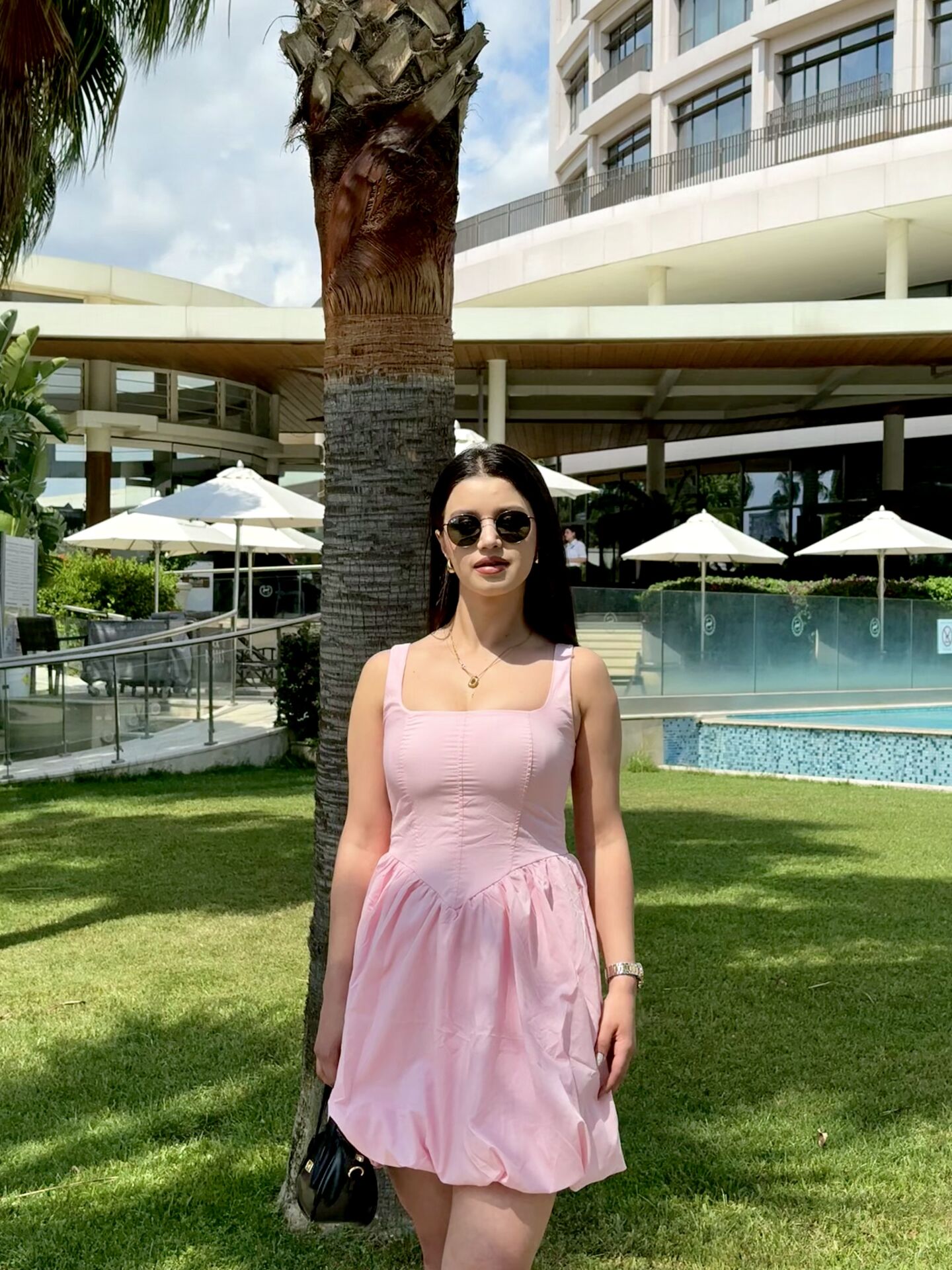 PEMBE KORSE DETAYLI BALON ELBİSE